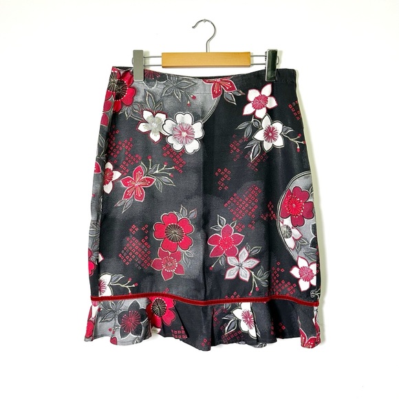 Billabong Dresses & Skirts - Billabong Women Y2K Black & Red Floral Velvet Detail Flounce Hem Skirt